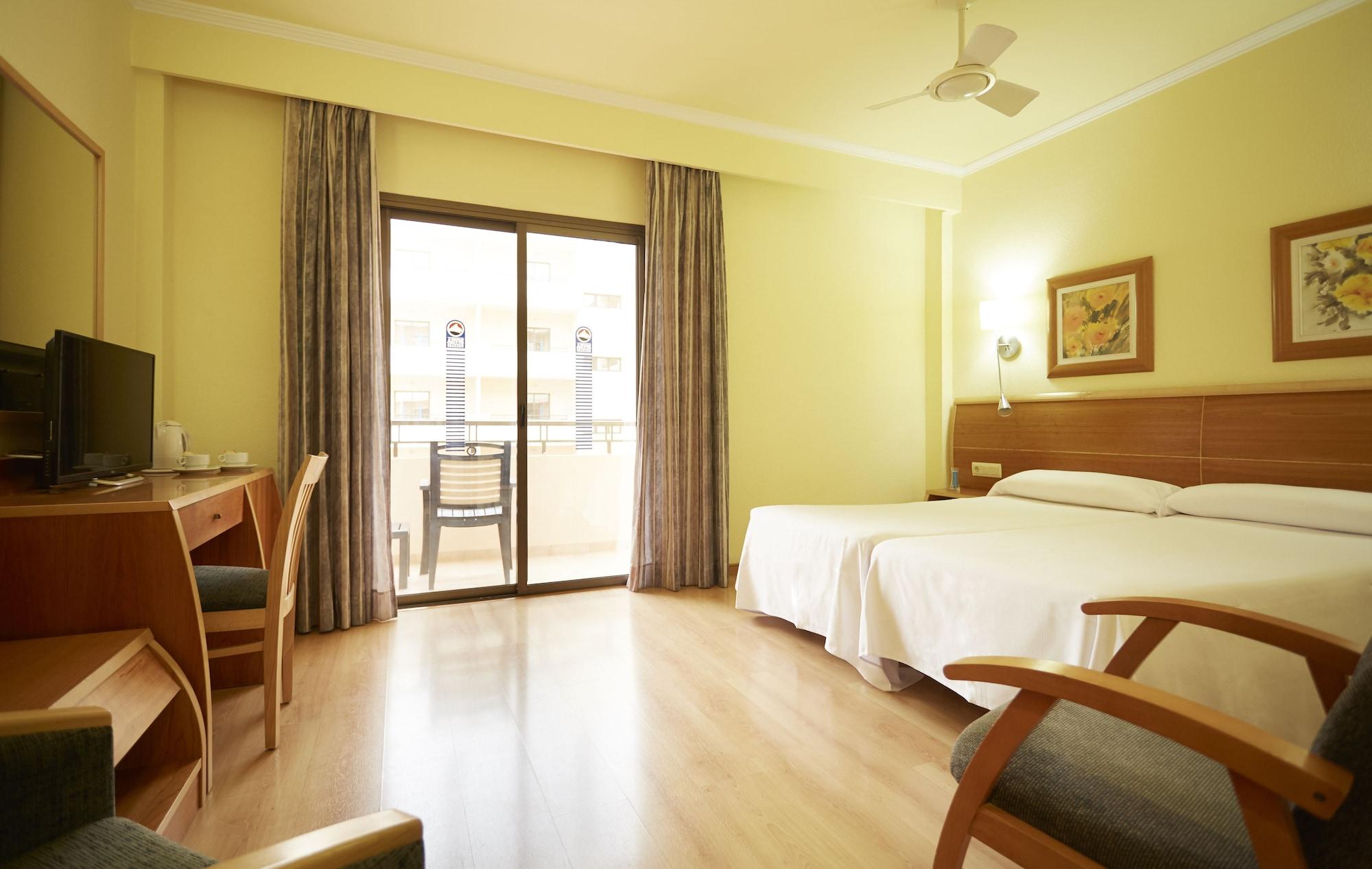 Invisa Hotel La Cala (Adults Only) Santa Eularia des Riu Bagian luar foto