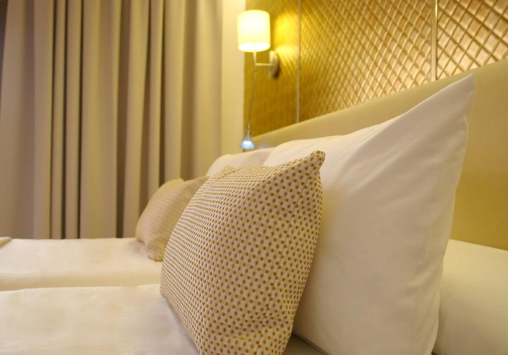 Invisa Hotel La Cala (Adults Only) Santa Eularia des Riu Bagian luar foto