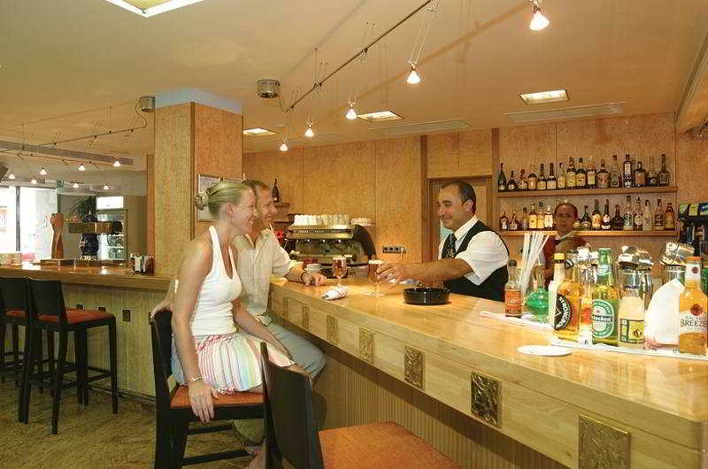 Invisa Hotel La Cala (Adults Only) Santa Eularia des Riu Restoran foto