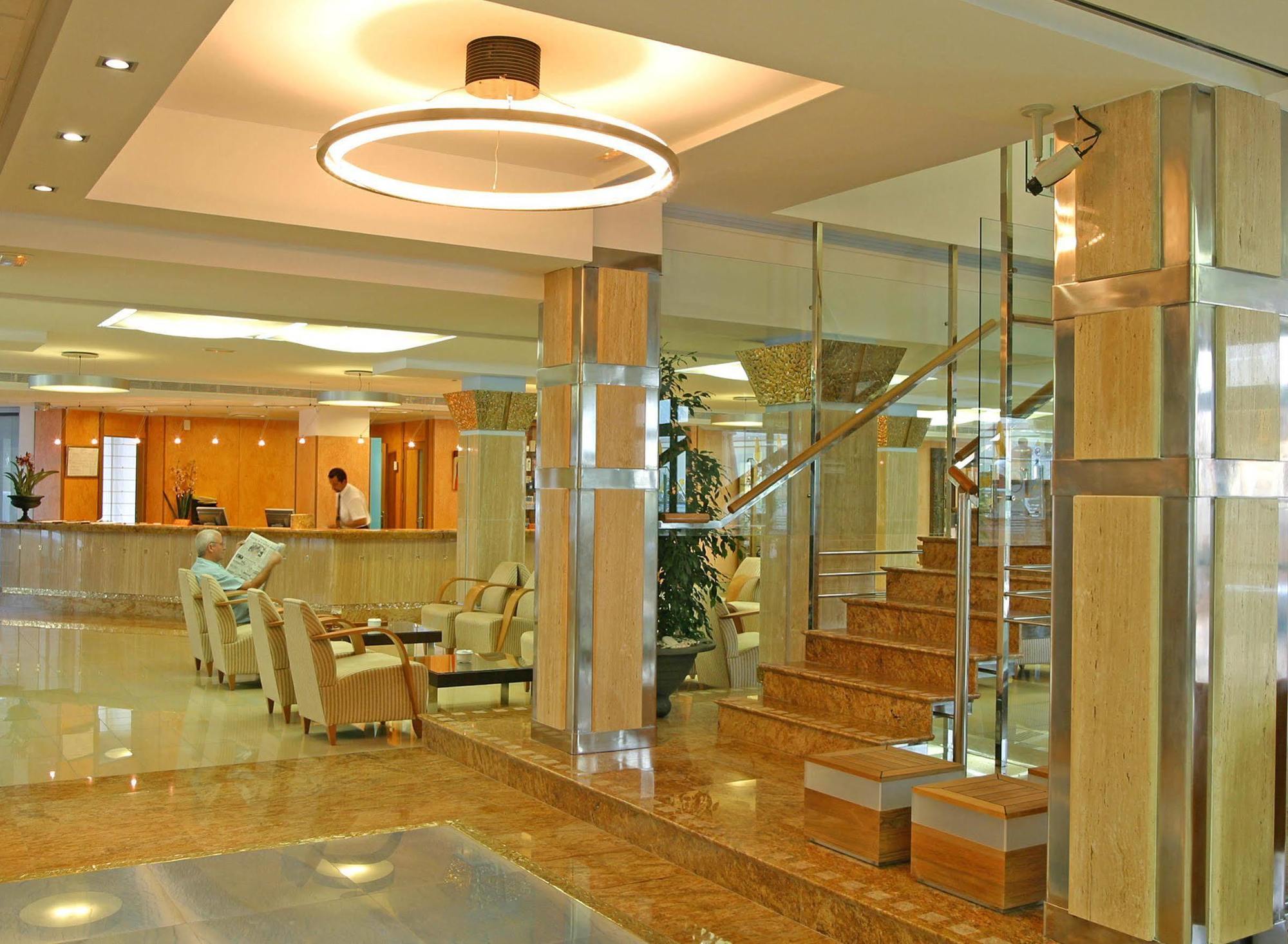 Invisa Hotel La Cala (Adults Only) Santa Eularia des Riu Interior foto