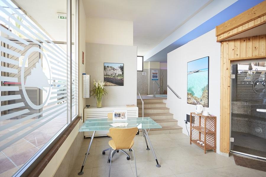 Invisa Hotel La Cala (Adults Only) Santa Eularia des Riu Bagian luar foto